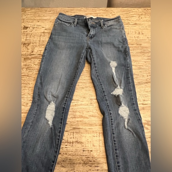 Levi Jeans size 27 - Picture 3 of 5